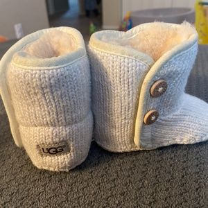 Ugg boots size 2/3
